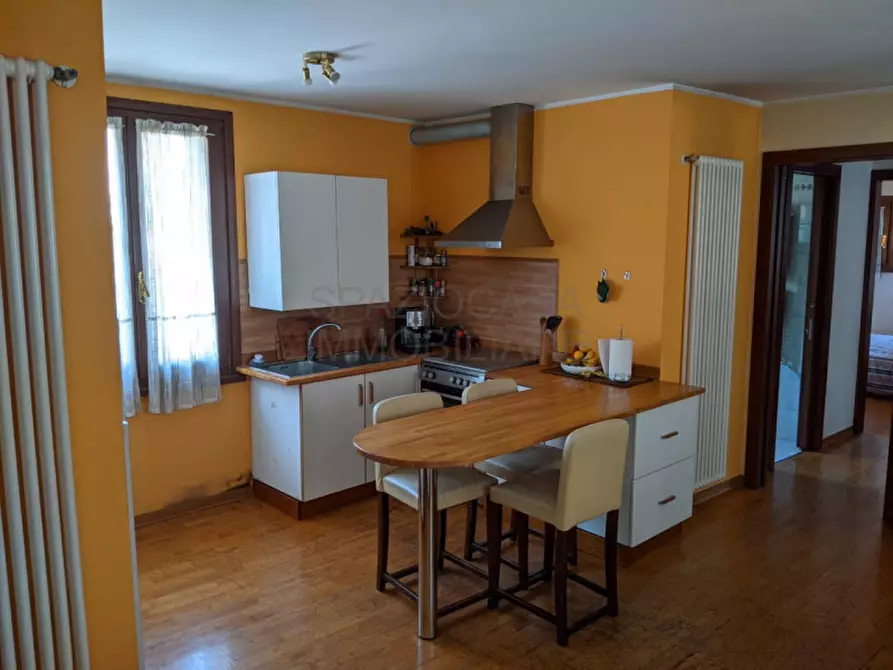 Immagine 1 di Appartamento in affitto  in Via Savonarola a Padova