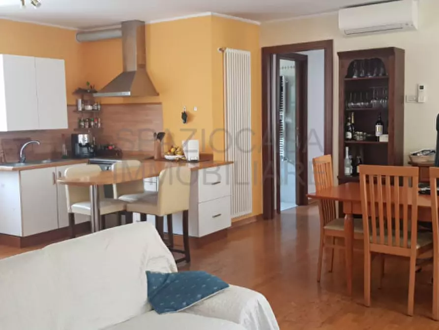 Immagine 2 di Appartamento in affitto  in Via Savonarola a Padova