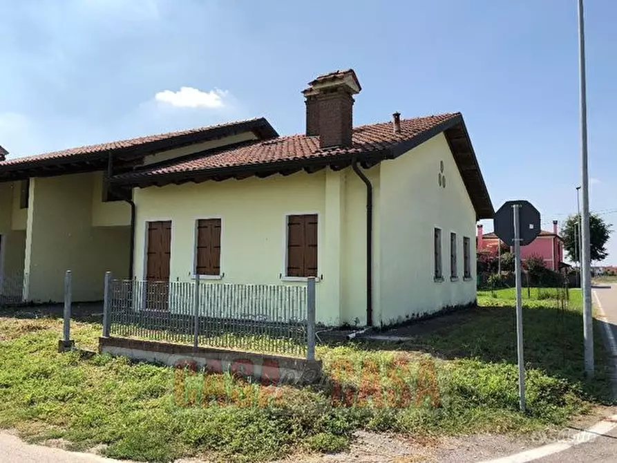 Immagine 1 di Casa bifamiliare in vendita  a Stanghella