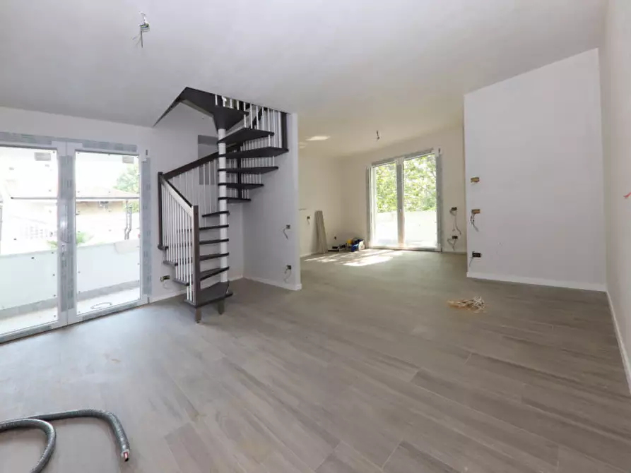 Immagine 5 di Appartamento in vendita  in viale Sicilia a Monza