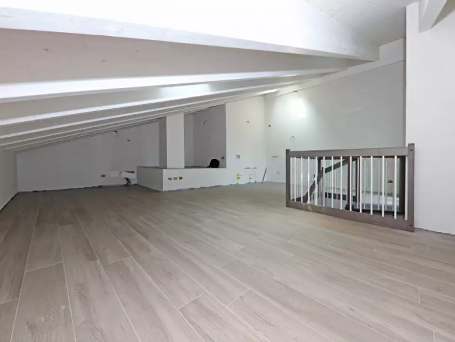 Immagine 9 di Appartamento in vendita  in viale Sicilia a Monza