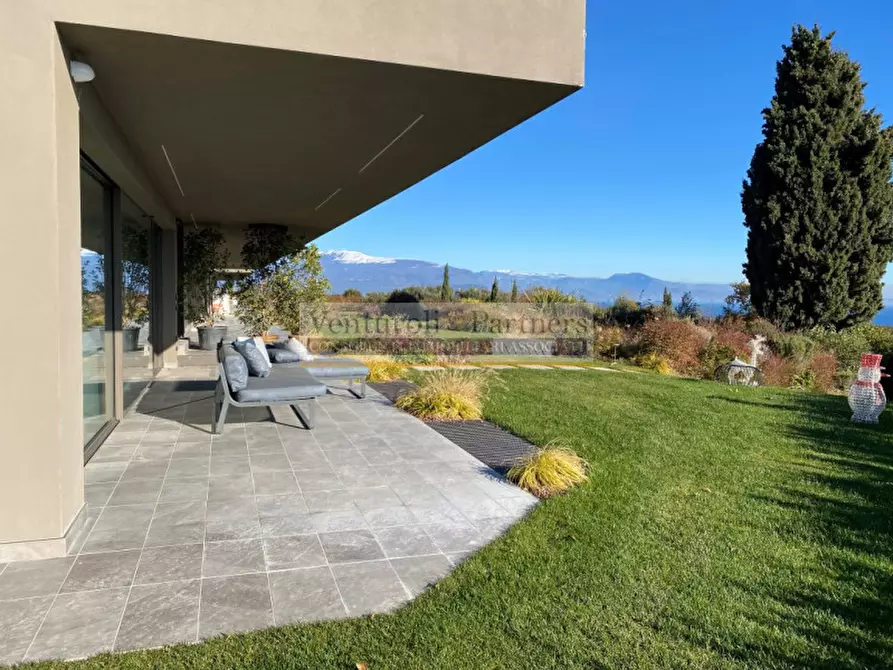 Immagine 4 di Villa in vendita  in Via Costalunga a Padenghe Sul Garda