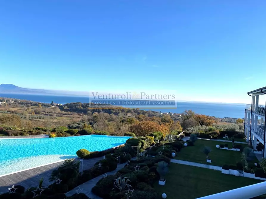 Immagine 7 di Villa in vendita  in Via Costalunga a Padenghe Sul Garda