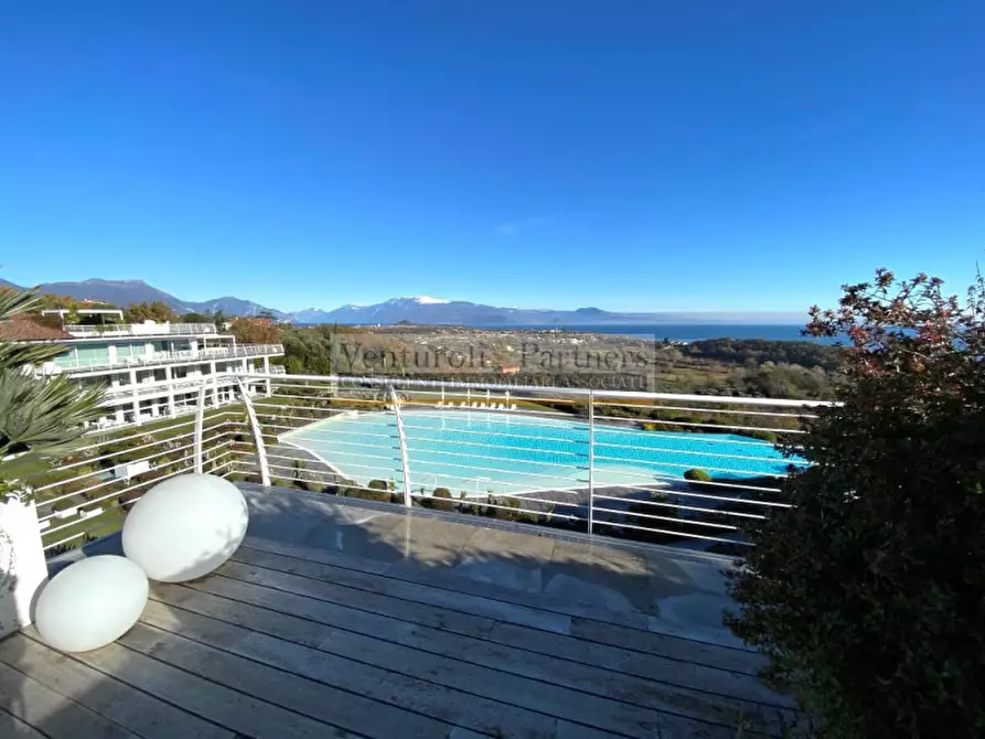 Immagine 8 di Villa in vendita  in Via Costalunga a Padenghe Sul Garda