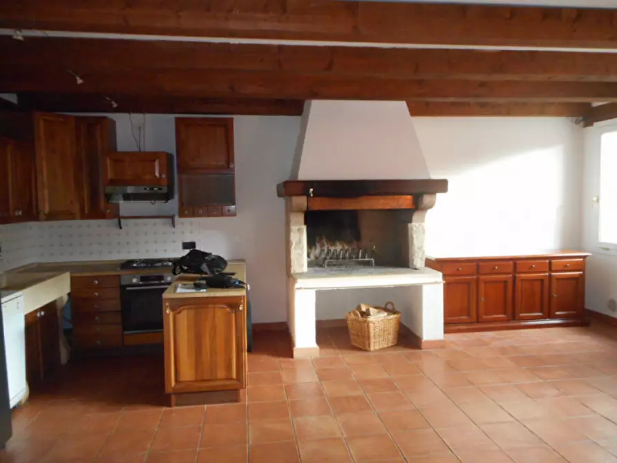 Immagine 3 di Casa trifamiliare in vendita  in via sacco a Arcugnano