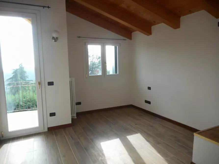 Immagine 15 di Casa trifamiliare in vendita  in via sacco a Arcugnano