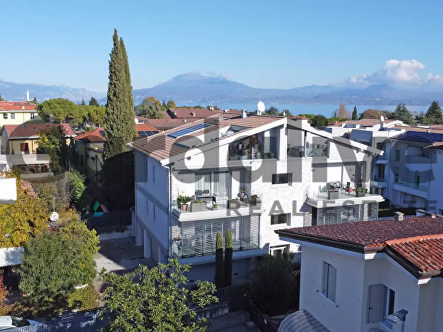 Immagine 4 di Appartamento in vendita  in Via Todeschino a Sirmione