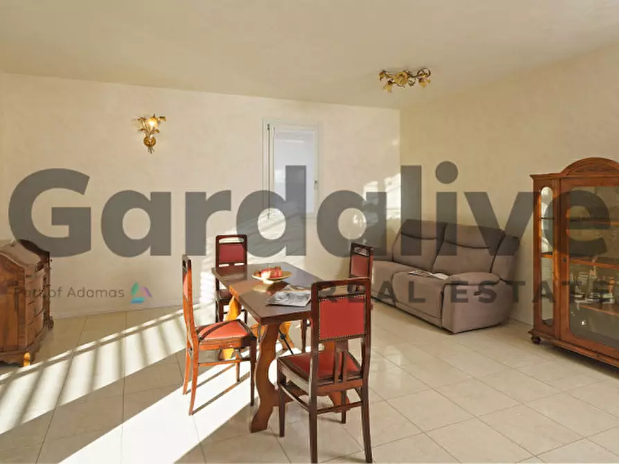 Immagine 5 di Appartamento in vendita  in Via Todeschino a Sirmione