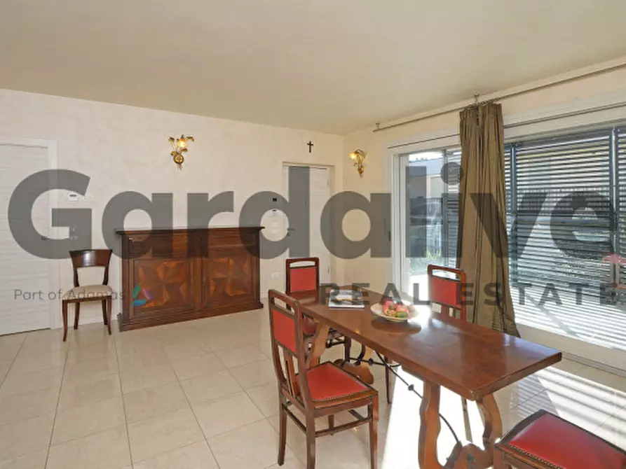 Immagine 6 di Appartamento in vendita  in Via Todeschino a Sirmione