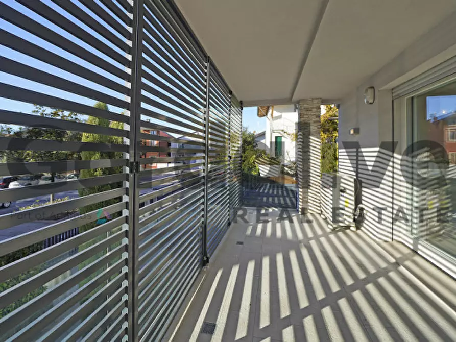 Immagine 7 di Appartamento in vendita  in Via Todeschino a Sirmione