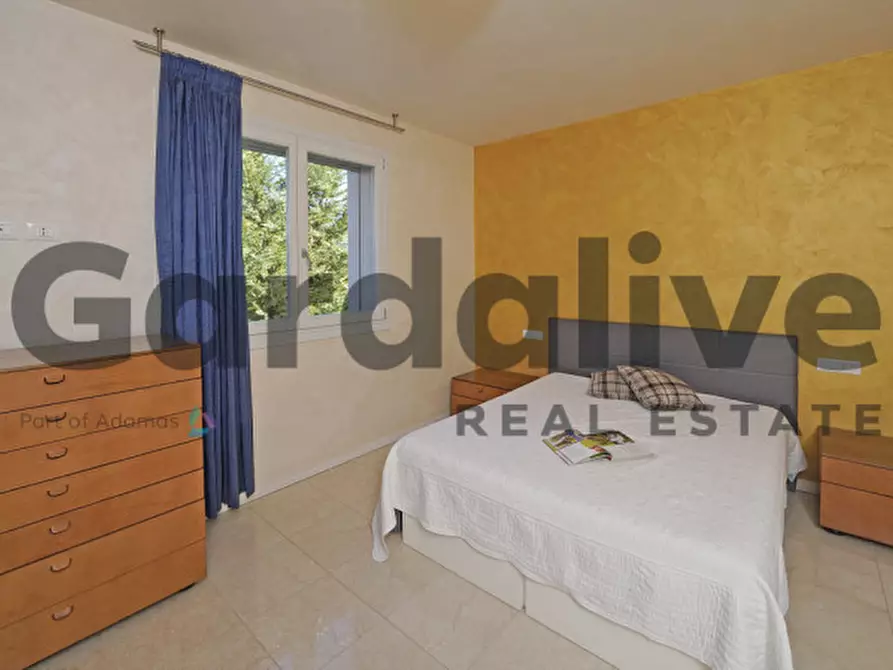 Immagine 17 di Appartamento in vendita  in Via Todeschino a Sirmione
