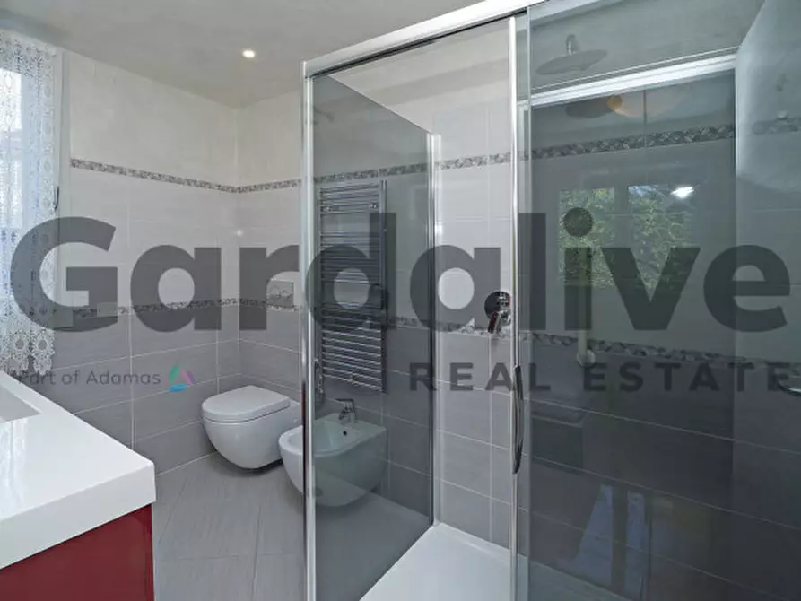 Immagine 20 di Appartamento in vendita  in Via Todeschino a Sirmione