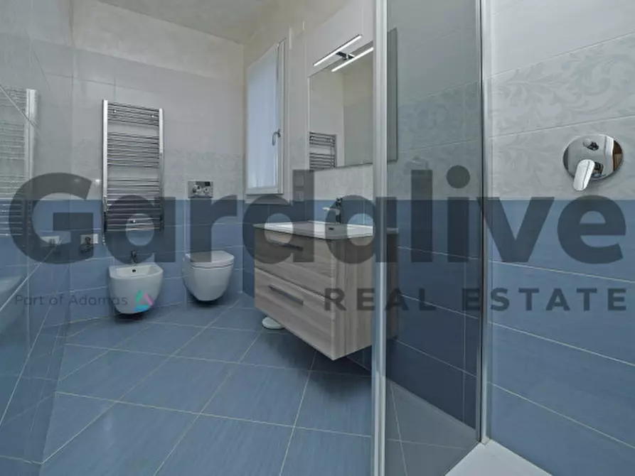Immagine 22 di Appartamento in vendita  in Via Todeschino a Sirmione