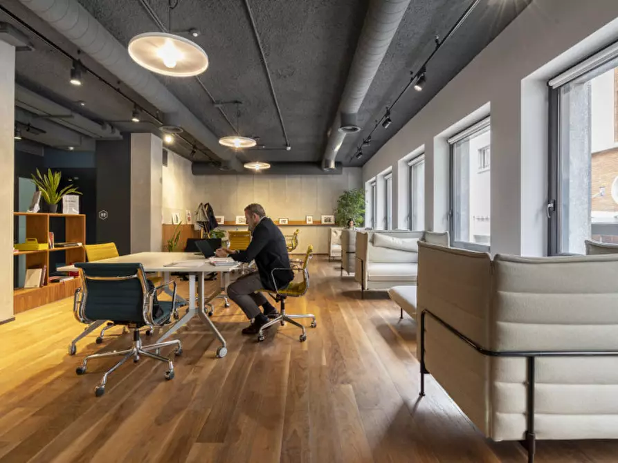 Immagine 2 di Ufficio in affitto  in Bastioni di Porta Nuova a Milano