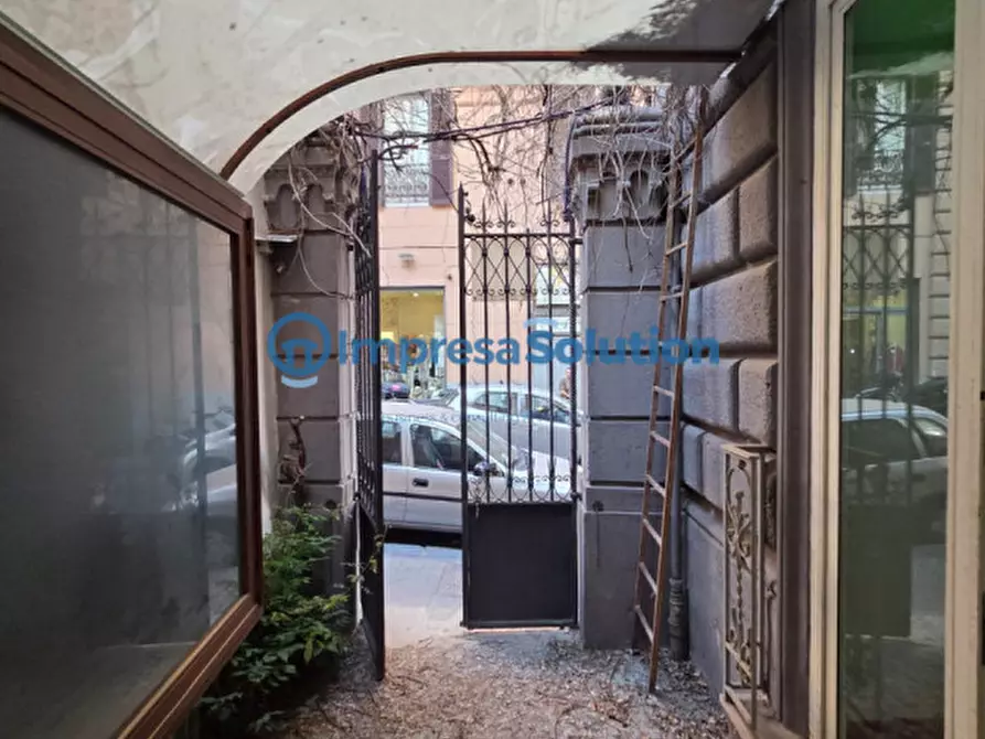 Immagine 6 di Negozio in affitto  in Via San Pasquale a Chiaia 36 a Napoli