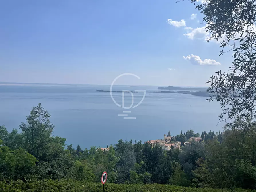 Immagine 2 di Appartamento in vendita  in Via delle Arche a Gardone Riviera