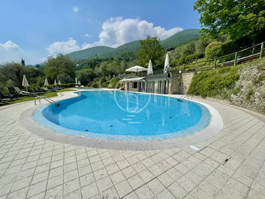 Immagine 4 di Appartamento in vendita  in Via delle Arche a Gardone Riviera