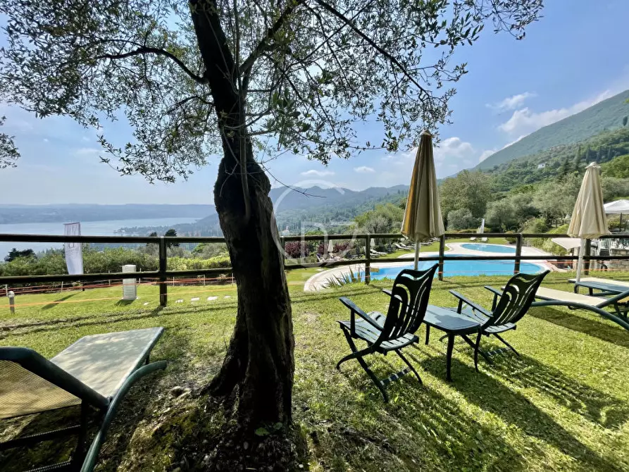 Immagine 6 di Appartamento in vendita  in Via delle Arche a Gardone Riviera