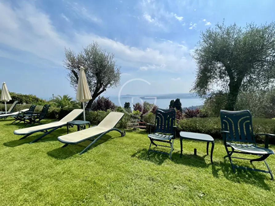 Immagine 8 di Appartamento in vendita  in Via delle Arche a Gardone Riviera