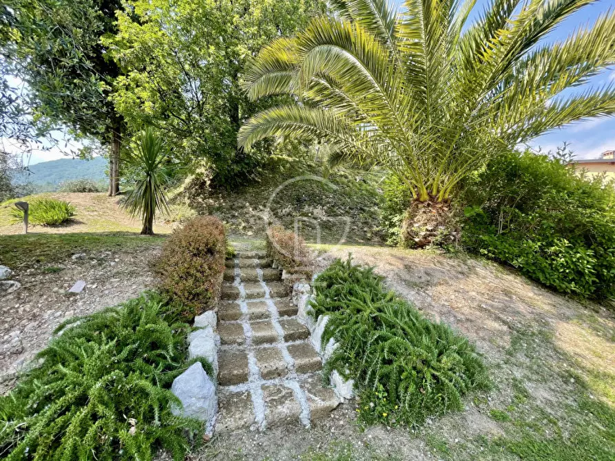 Immagine 11 di Appartamento in vendita  in Via delle Arche a Gardone Riviera