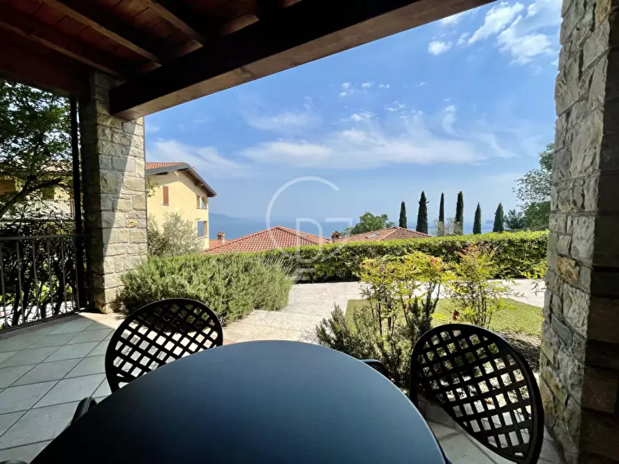Immagine 15 di Appartamento in vendita  in Via delle Arche a Gardone Riviera
