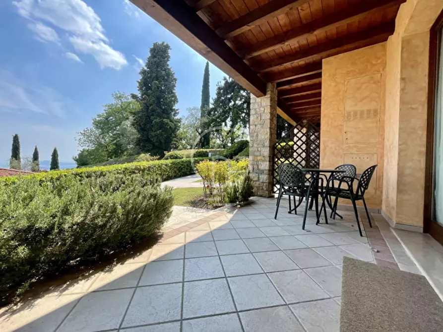 Immagine 16 di Appartamento in vendita  in Via delle Arche a Gardone Riviera