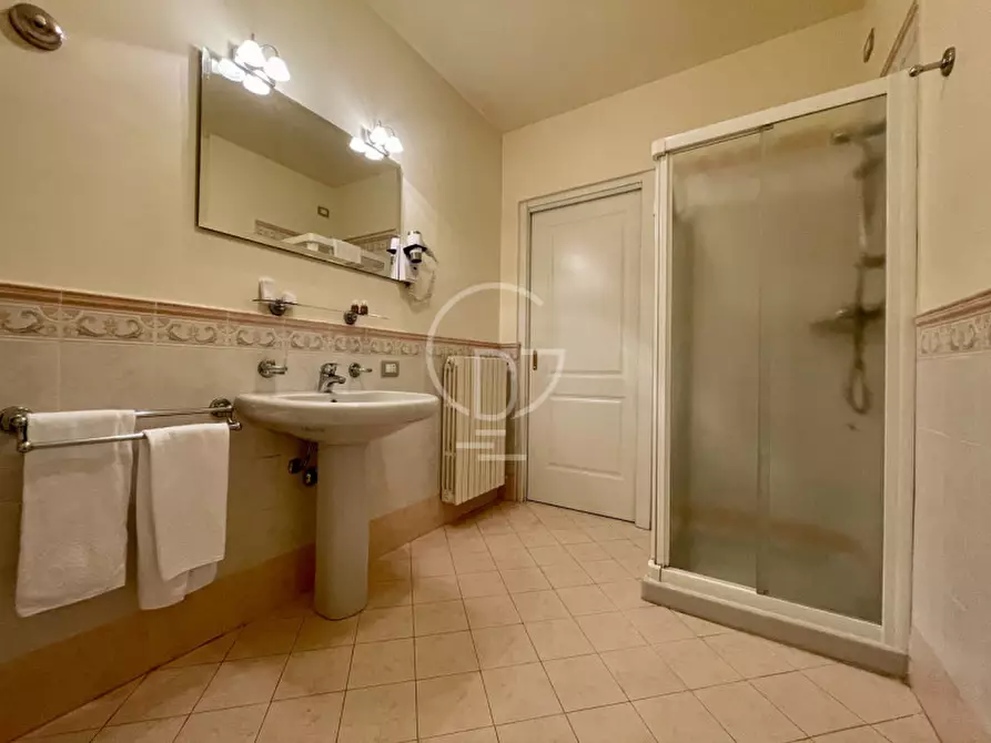 Immagine 23 di Appartamento in vendita  in Via delle Arche a Gardone Riviera