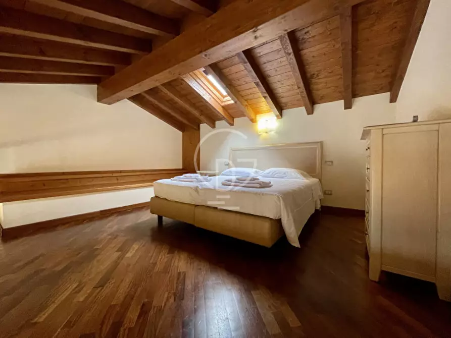 Immagine 22 di Appartamento in vendita  in Via delle Arche a Gardone Riviera