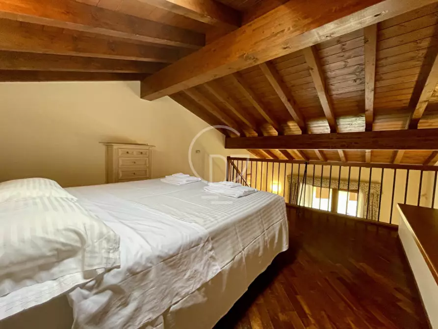 Immagine 23 di Appartamento in vendita  in Via delle Arche a Gardone Riviera