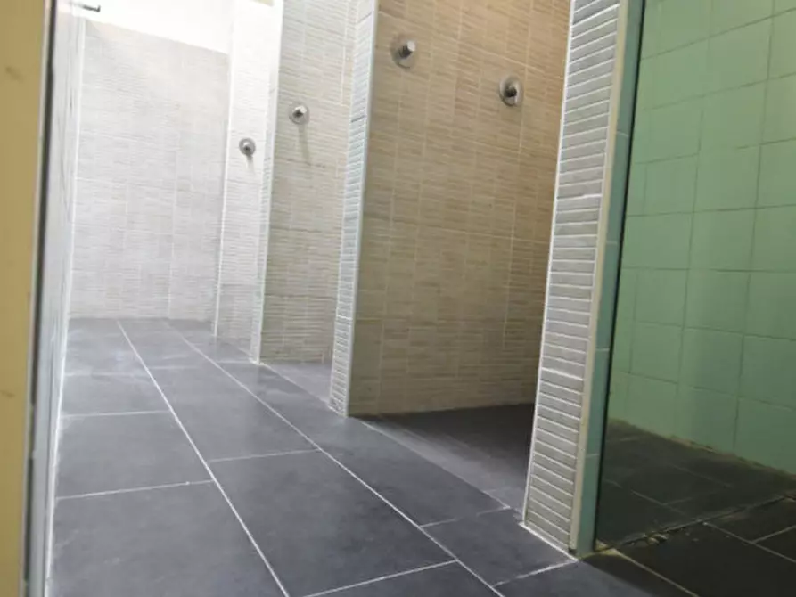 Immagine 5 di Magazzino in vendita  a Quartu Sant'elena