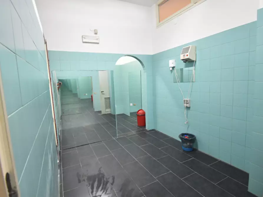 Immagine 8 di Magazzino in vendita  a Quartu Sant'elena