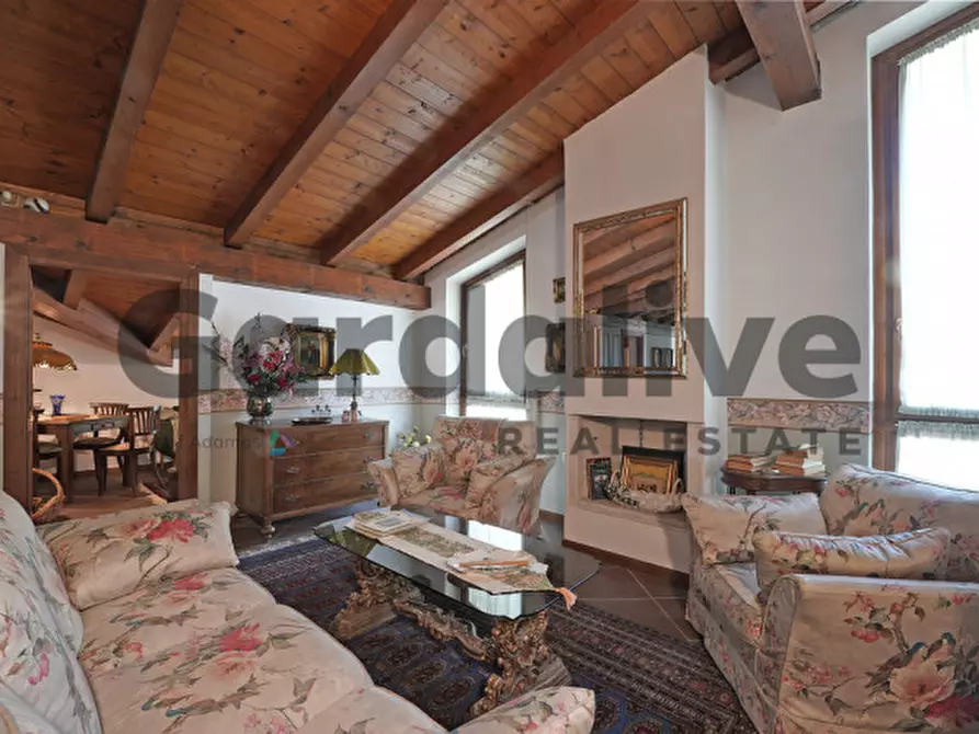 Immagine 6 di Appartamento in vendita  in Via Omodeo, 1 a Soiano Del Lago