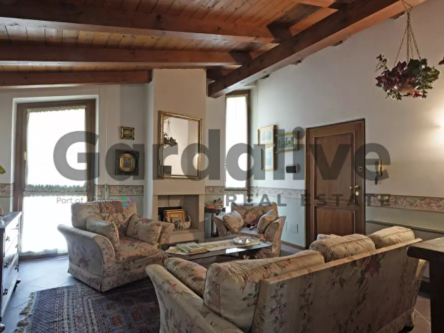 Immagine 9 di Appartamento in vendita  in Via Omodeo, 1 a Soiano Del Lago