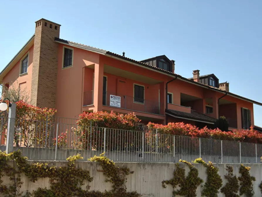 Immagine 1 di Appartamento in vendita  in via regina margherita a Castellinaldo