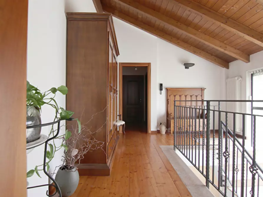 Immagine 18 di Villa in vendita  in Via dei Peschi a Pescantina