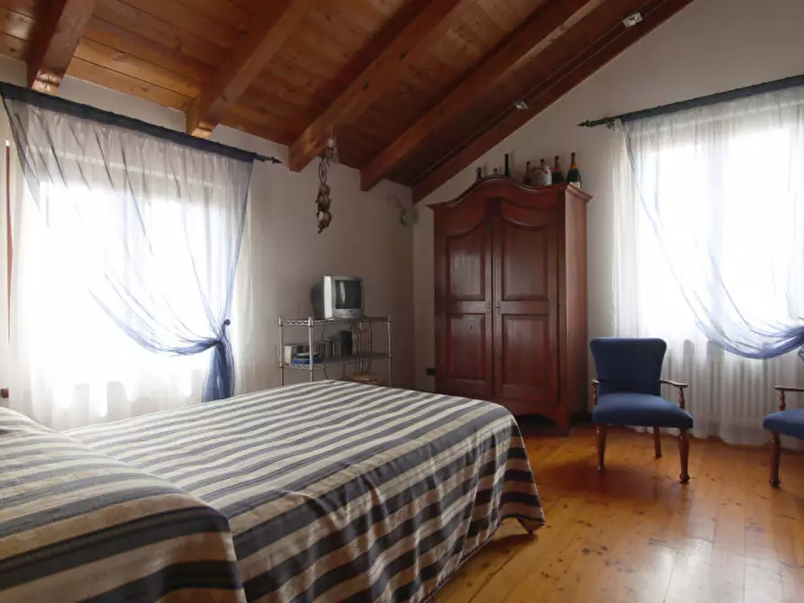 Immagine 23 di Villa in vendita  in Via dei Peschi a Pescantina