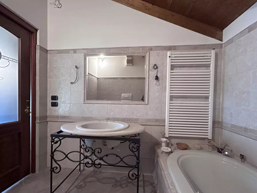 Immagine 32 di Villa in vendita  in Via dei Peschi a Pescantina