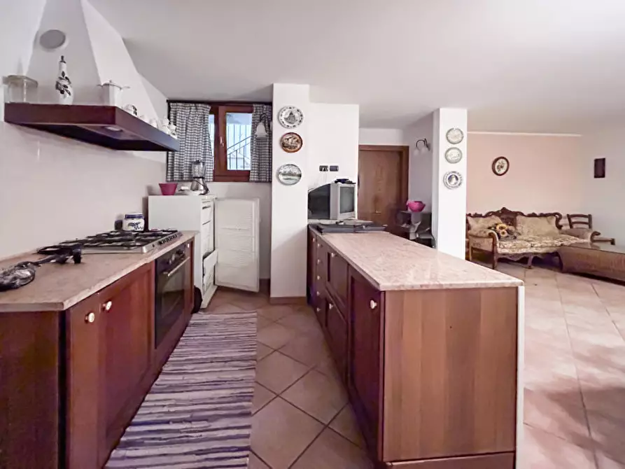 Immagine 41 di Villa in vendita  in Via dei Peschi a Pescantina