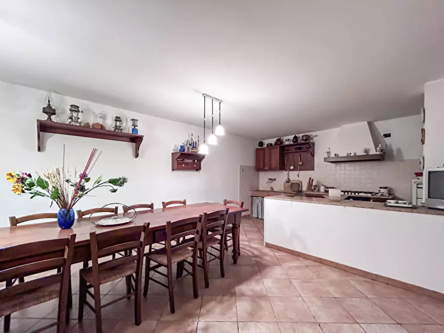 Immagine 42 di Villa in vendita  in Via dei Peschi a Pescantina