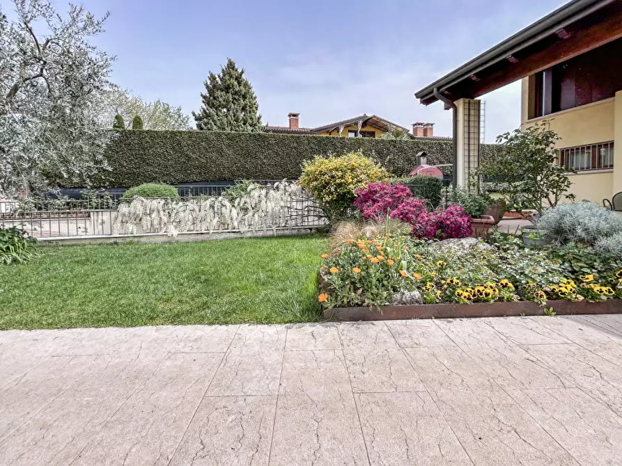 Immagine 47 di Villa in vendita  in Via dei Peschi a Pescantina