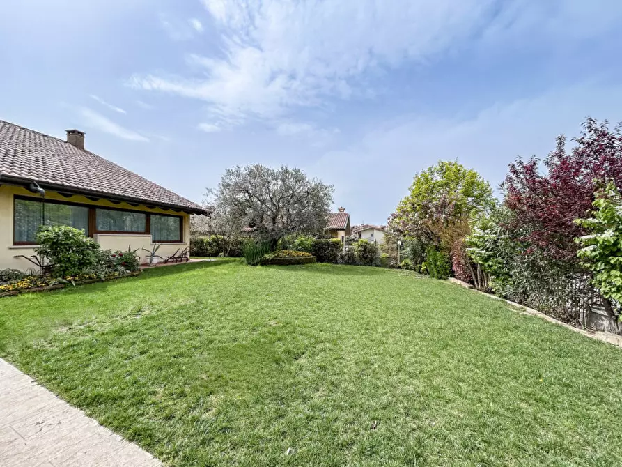 Immagine 49 di Villa in vendita  in Via dei Peschi a Pescantina