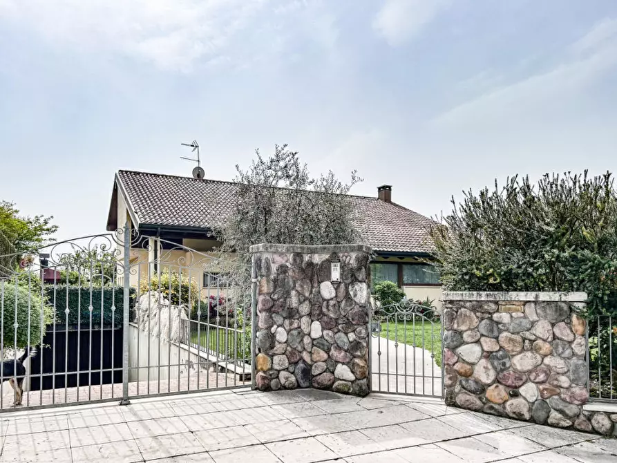 Immagine 57 di Villa in vendita  in Via dei Peschi a Pescantina