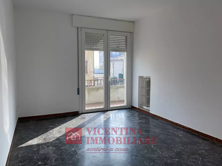 Immagine 2 di Appartamento in vendita  in via Luigi Palazzolo a Vicenza