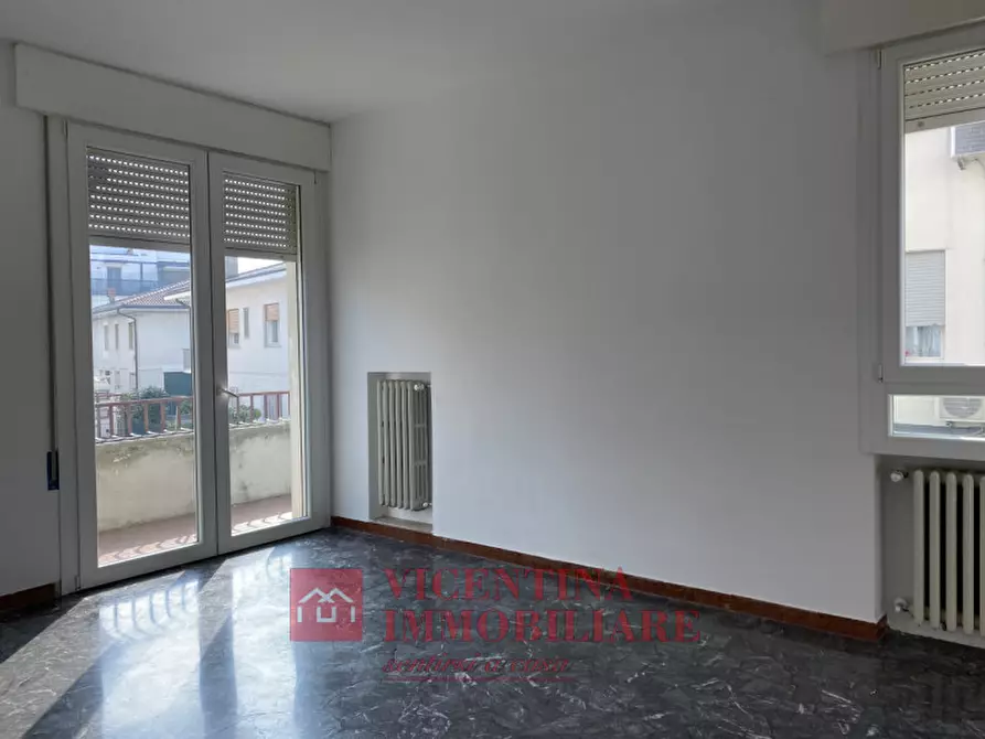 Immagine 3 di Appartamento in vendita  in via Luigi Palazzolo a Vicenza