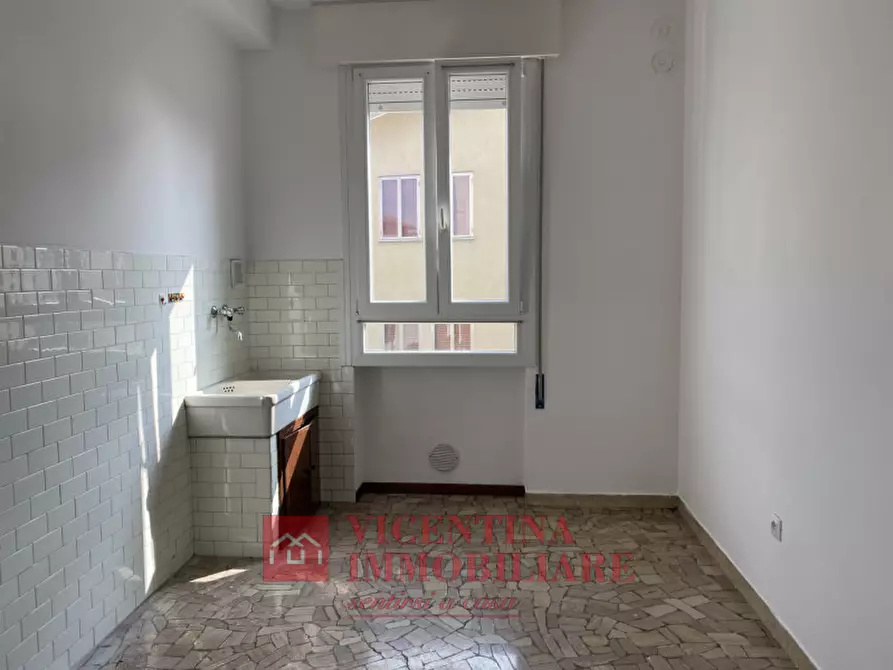Immagine 5 di Appartamento in vendita  in via Luigi Palazzolo a Vicenza
