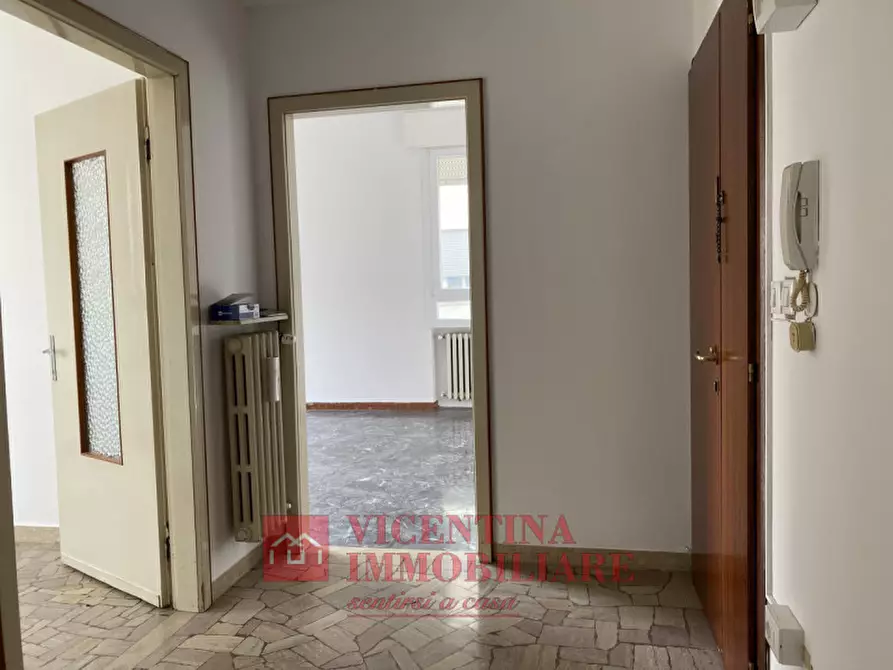 Immagine 12 di Appartamento in vendita  in via Luigi Palazzolo a Vicenza