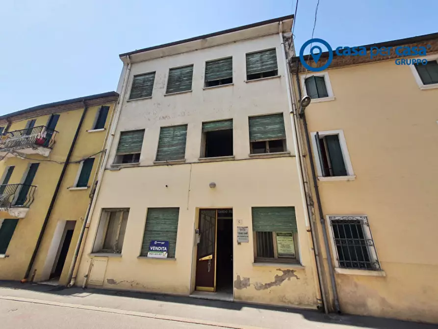 Immagine 1 di Palazzo in vendita  in Via Giordano Bruno, 6 a Rovigo