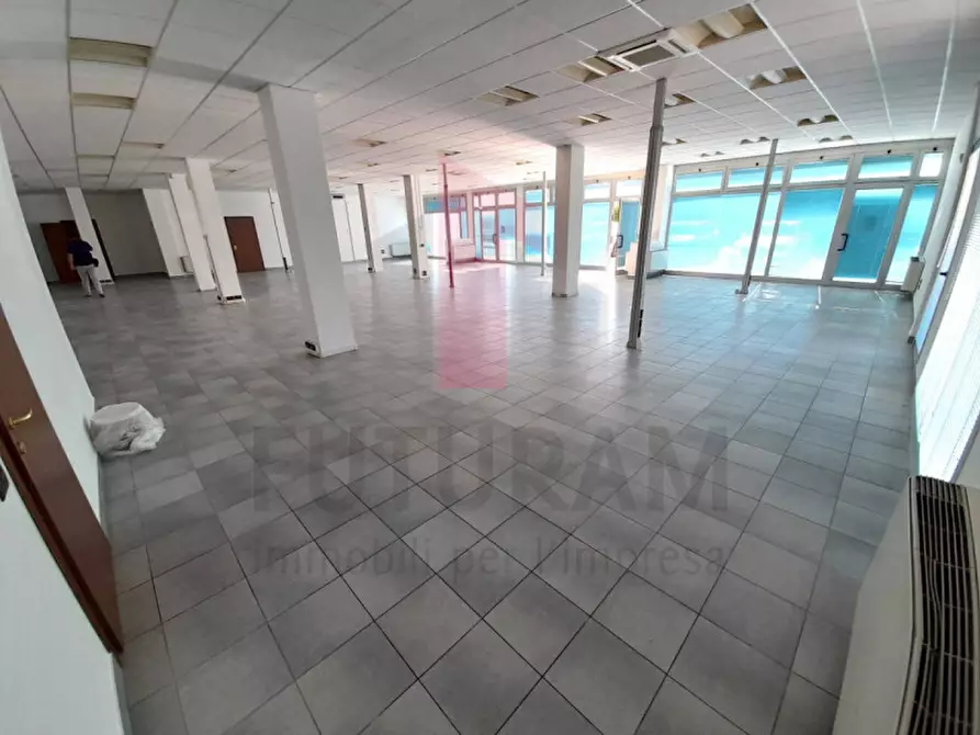 Immagine 10 di Ufficio in affitto  a Brendola