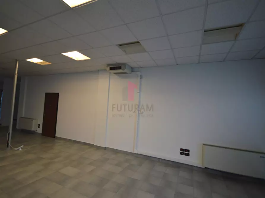 Immagine 18 di Ufficio in affitto  a Brendola