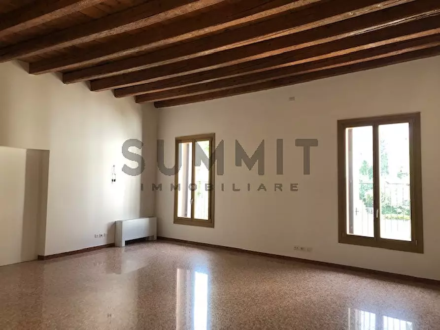 Immagine 5 di Ufficio in vendita  in Schio a Schio